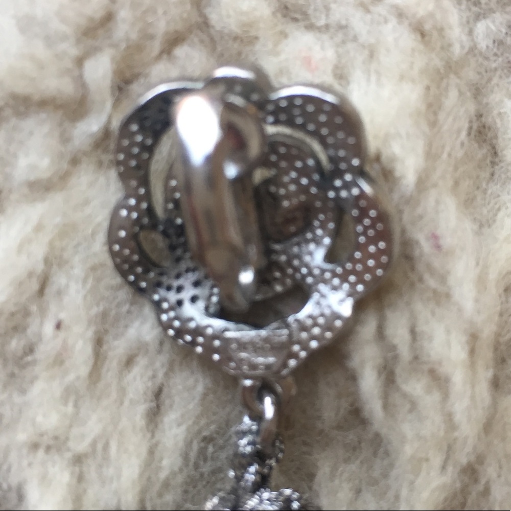 NEW Vintage Christian Dior clip on Earrings w/ Box - Picture 6 of 7